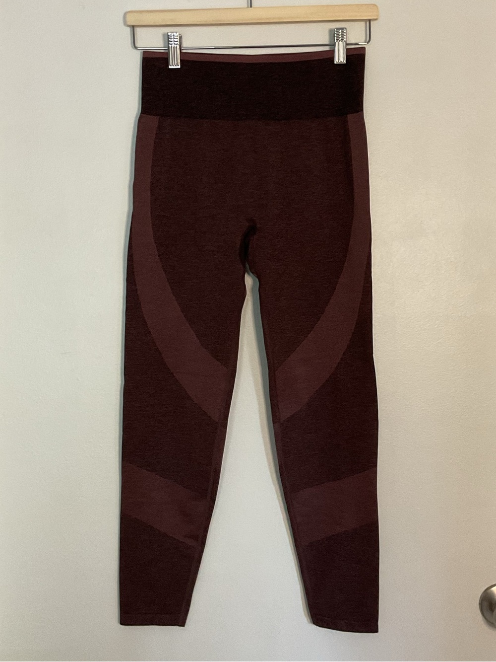 Victoria's Secret Womens Maroon Seamless Leggings